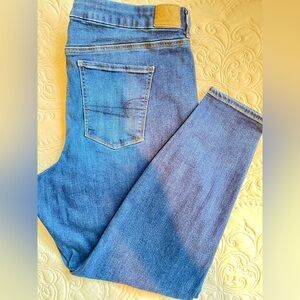 EUC American Eagle Next Level Stretch Curvy Jegging